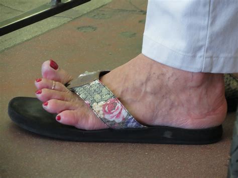 sexy gilf feet|FEET TUBE